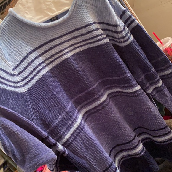 Chenille feel yet by denim and Company - Picture 2 of 4